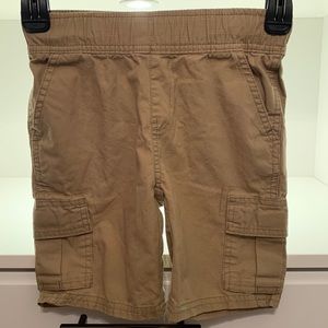 Boys Children’s Place khaki cargo shorts with elastic waistband